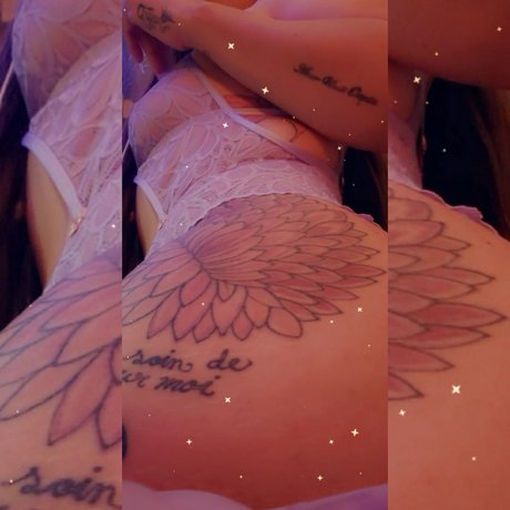 Foto desnuda filtrada de OnlyFans de The Light Bright