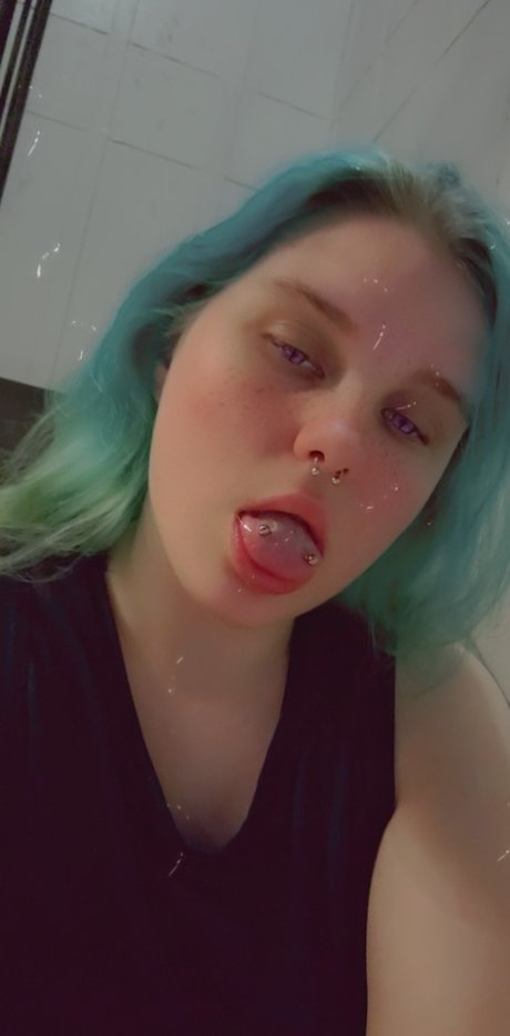 Foto desnuda filtrada de OnlyFans de Emerald