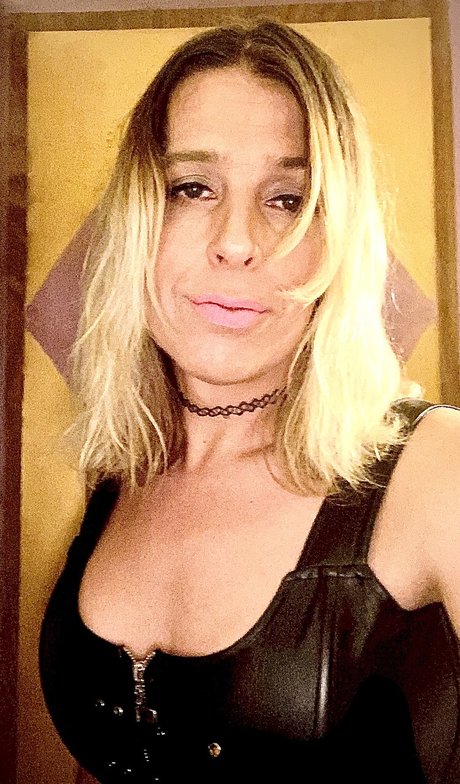 Foto desnuda filtrada de OnlyFans de Hung Ts Lora Xxx
