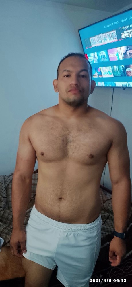 Foto desnuda filtrada de OnlyFans de H E C T O R