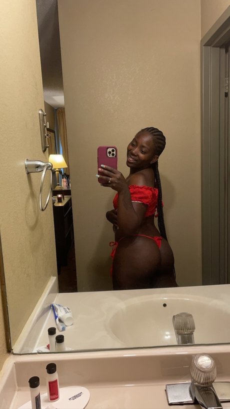 Foto desnuda filtrada de OnlyFans de Chocolateesensationn