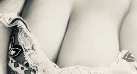 Foto desnuda filtrada de OnlyFans de Sexy And Sweet