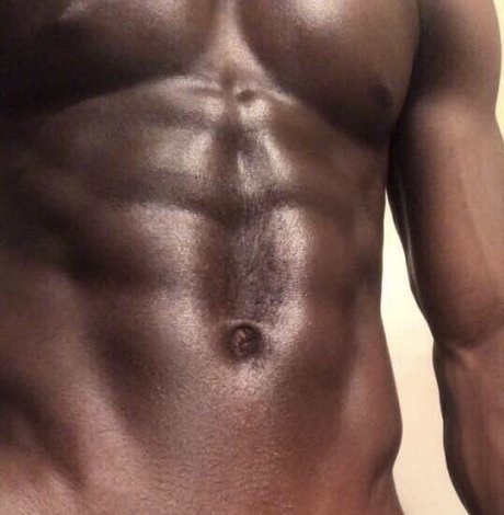 Foto desnuda filtrada de OnlyFans de James Xavi