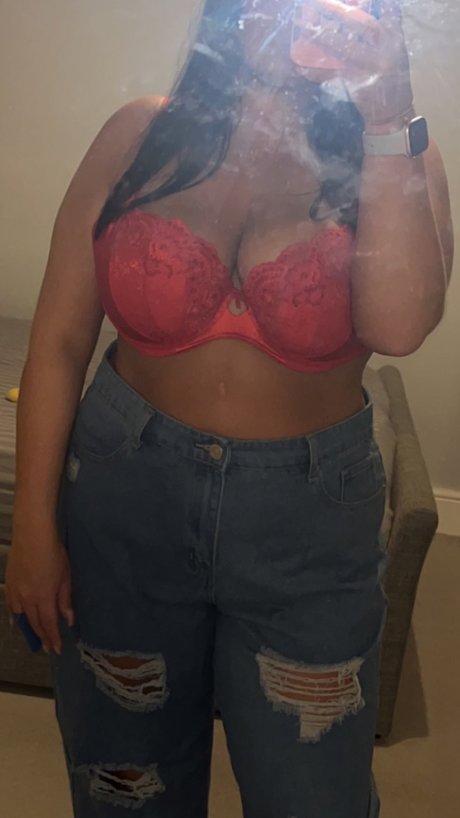 Sexy Mom Olivia