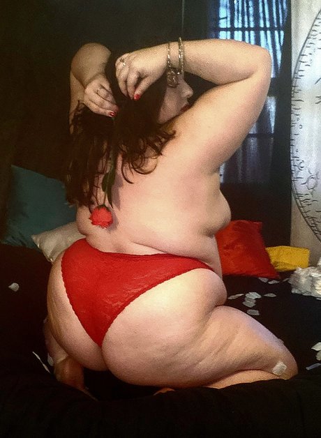 Foto desnuda filtrada de OnlyFans de Molly Mirage Mind Control