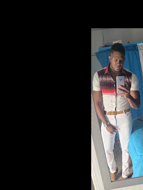 Foto desnuda filtrada de OnlyFans de Johan