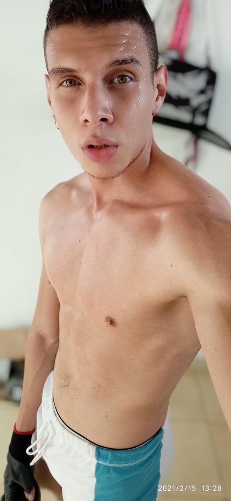 Foto desnuda filtrada de OnlyFans de Johan Urrea