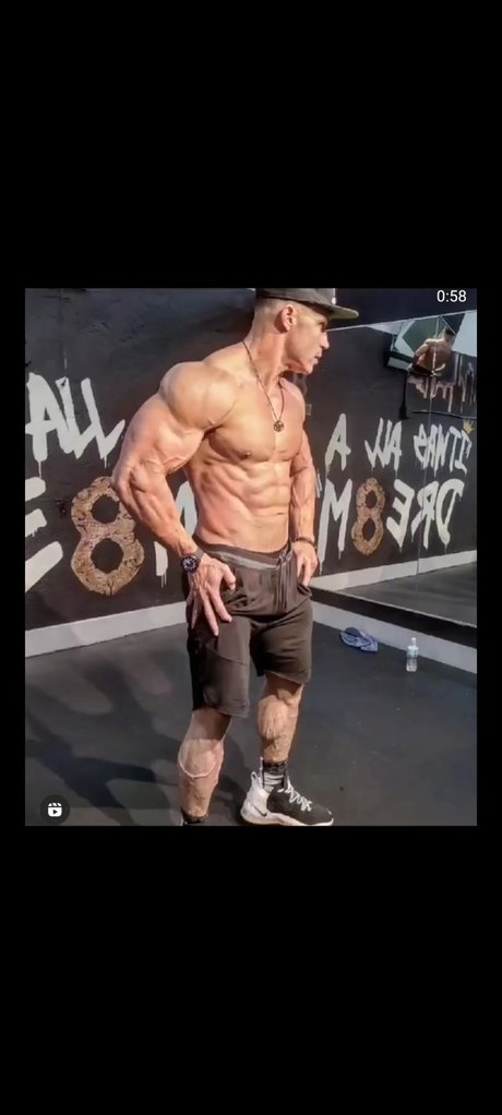 Foto desnuda filtrada de OnlyFans de Hector The Hammer