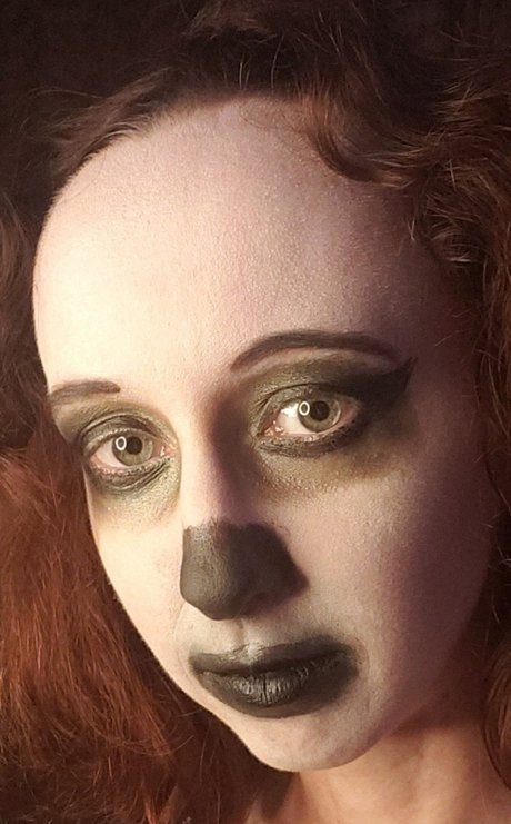 Ezraleealabaster