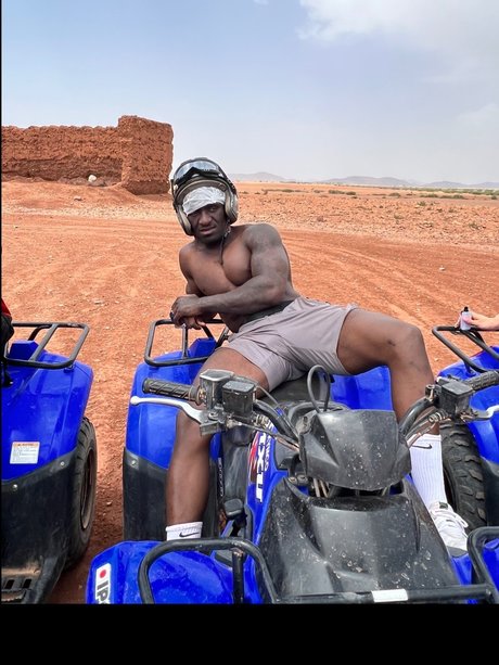 Foto desnuda filtrada de OnlyFans de mrdarkchocolate