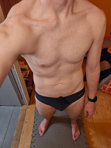 Foto desnuda filtrada de OnlyFans de Aaron