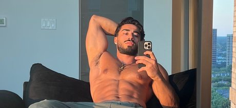 Foto desnuda filtrada de OnlyFans de Mo Saffari
