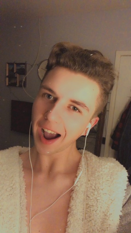 Foto desnuda filtrada de OnlyFans de James