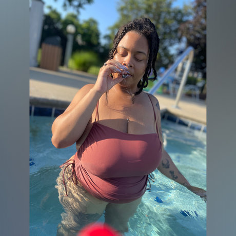 Foto desnuda filtrada de OnlyFans de Sylvia Half Fans