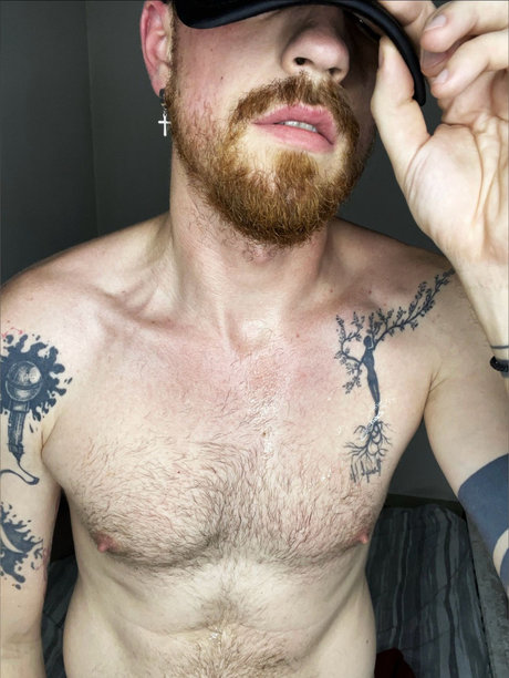 Foto desnuda filtrada de OnlyFans de Hornysexhusbandsfreepage