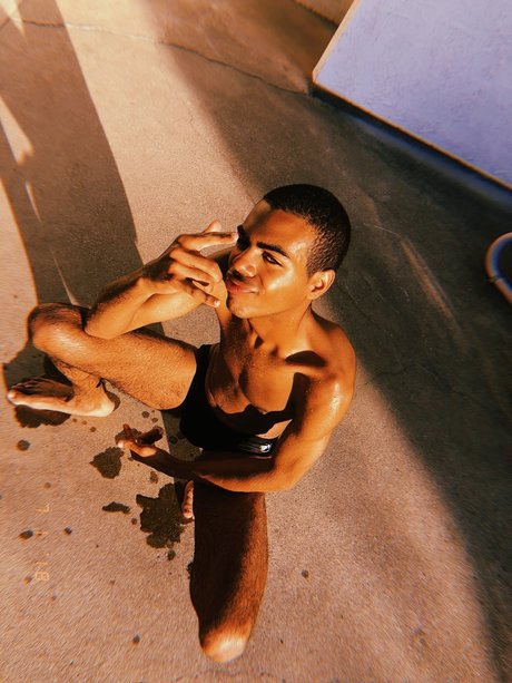 Foto desnuda filtrada de OnlyFans de Jamir
