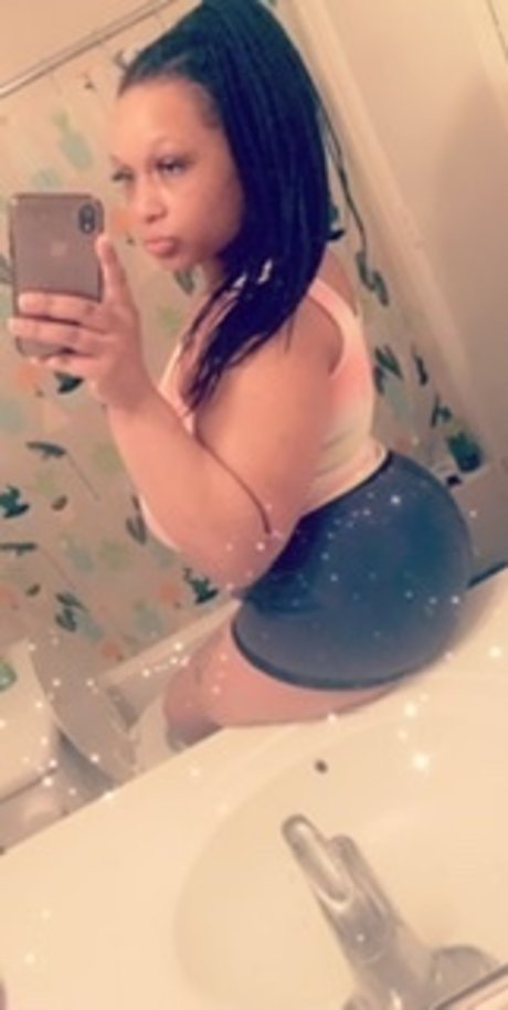 Foto desnuda filtrada de OnlyFans de Hazel Eyez 