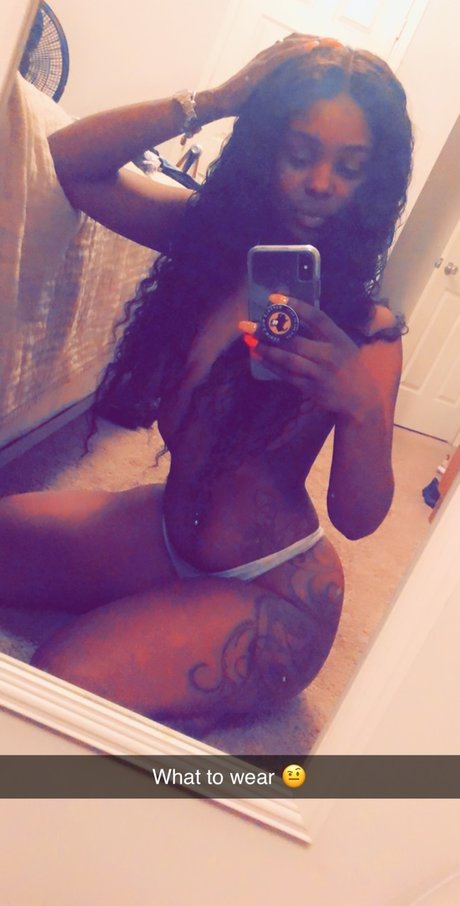 Foto desnuda filtrada de OnlyFans de Emmie