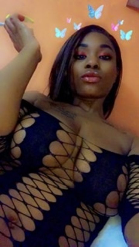 Foto desnuda filtrada de OnlyFans de Isismsfinest