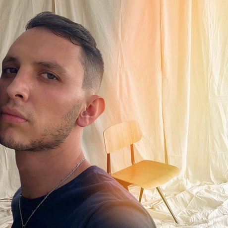 Foto desnuda filtrada de OnlyFans de Adrian Bencomo