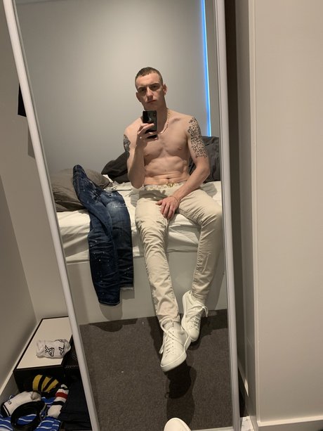 Foto desnuda filtrada de OnlyFans de Mr 333