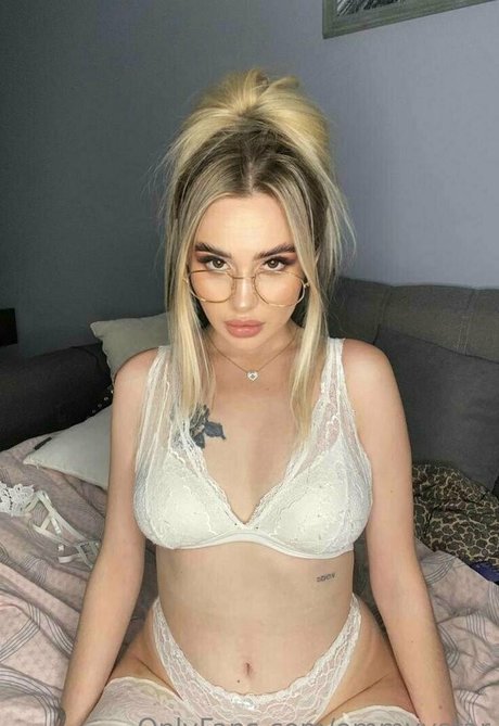 Foto desnuda filtrada de OnlyFans de Emmyystar