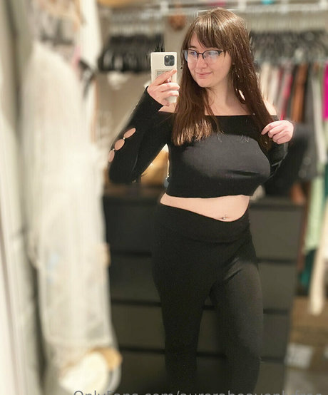 Foto desnuda filtrada de OnlyFans de Auroraheavenlyfree