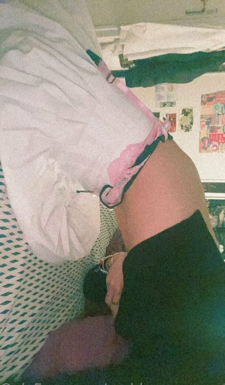 Foto desnuda filtrada de OnlyFans de Goddessauroree