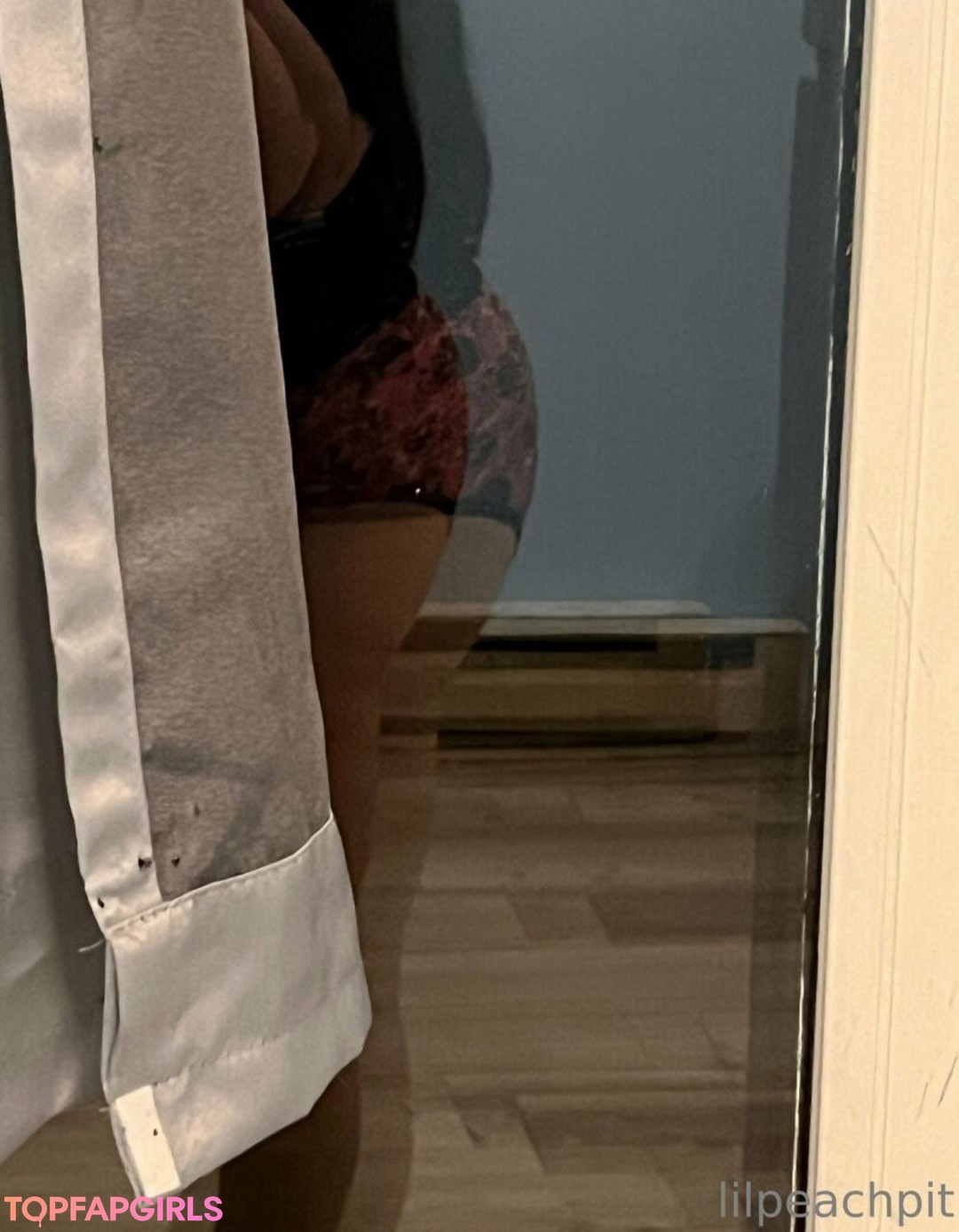 Foto desnuda filtrada de OnlyFans de Lilpeachpit #83 Foto desnuda filtrada de OnlyFans de Lilpeachpit #83