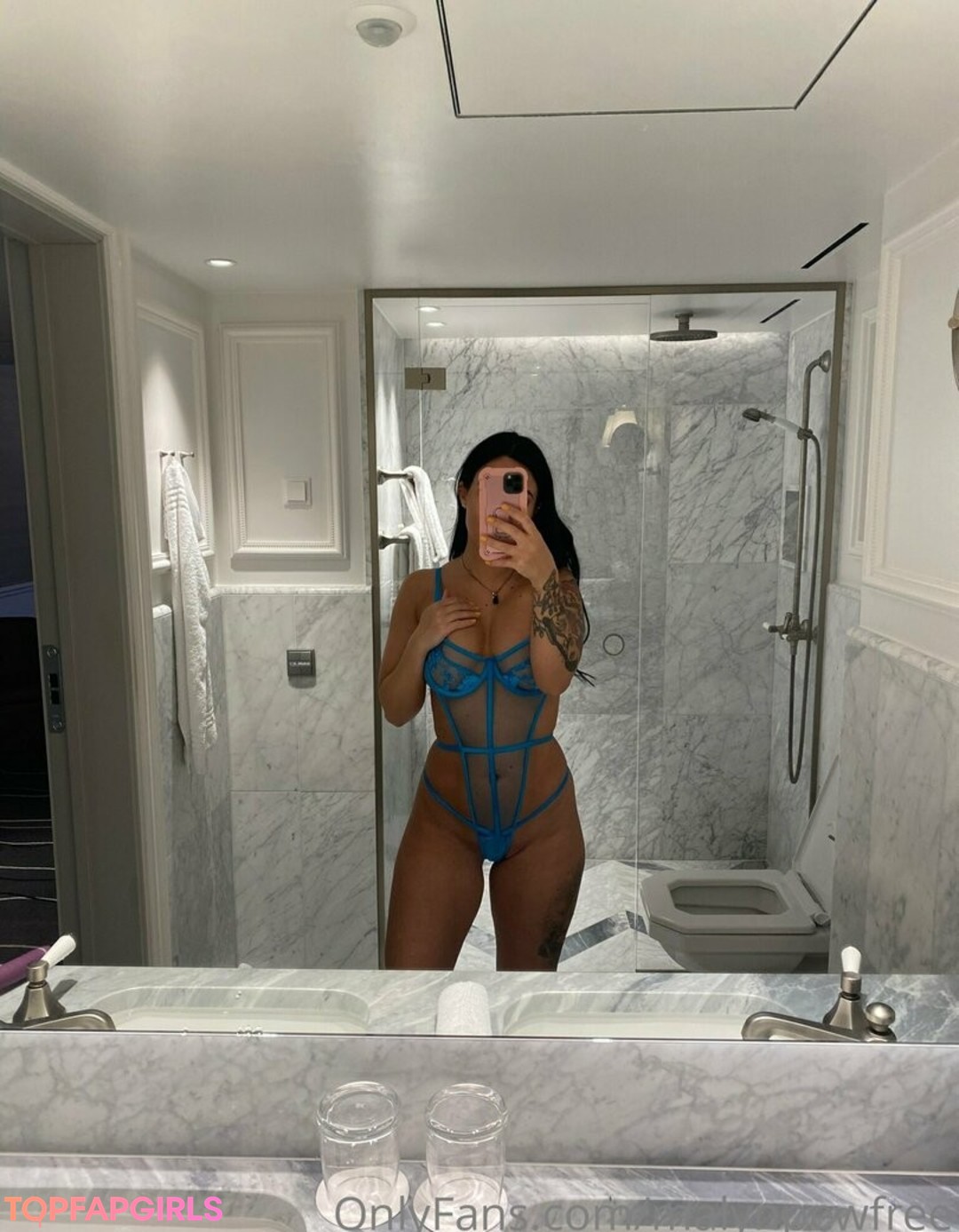 Foto desnuda filtrada de OnlyFans de Malynpewfree #15 Foto desnuda filtrada de OnlyFans de Malynpewfree #15