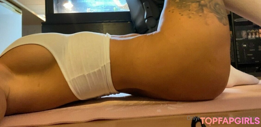 Foto desnuda filtrada de OnlyFans de Malynpewfree #22 Foto desnuda filtrada de OnlyFans de Malynpewfree #22