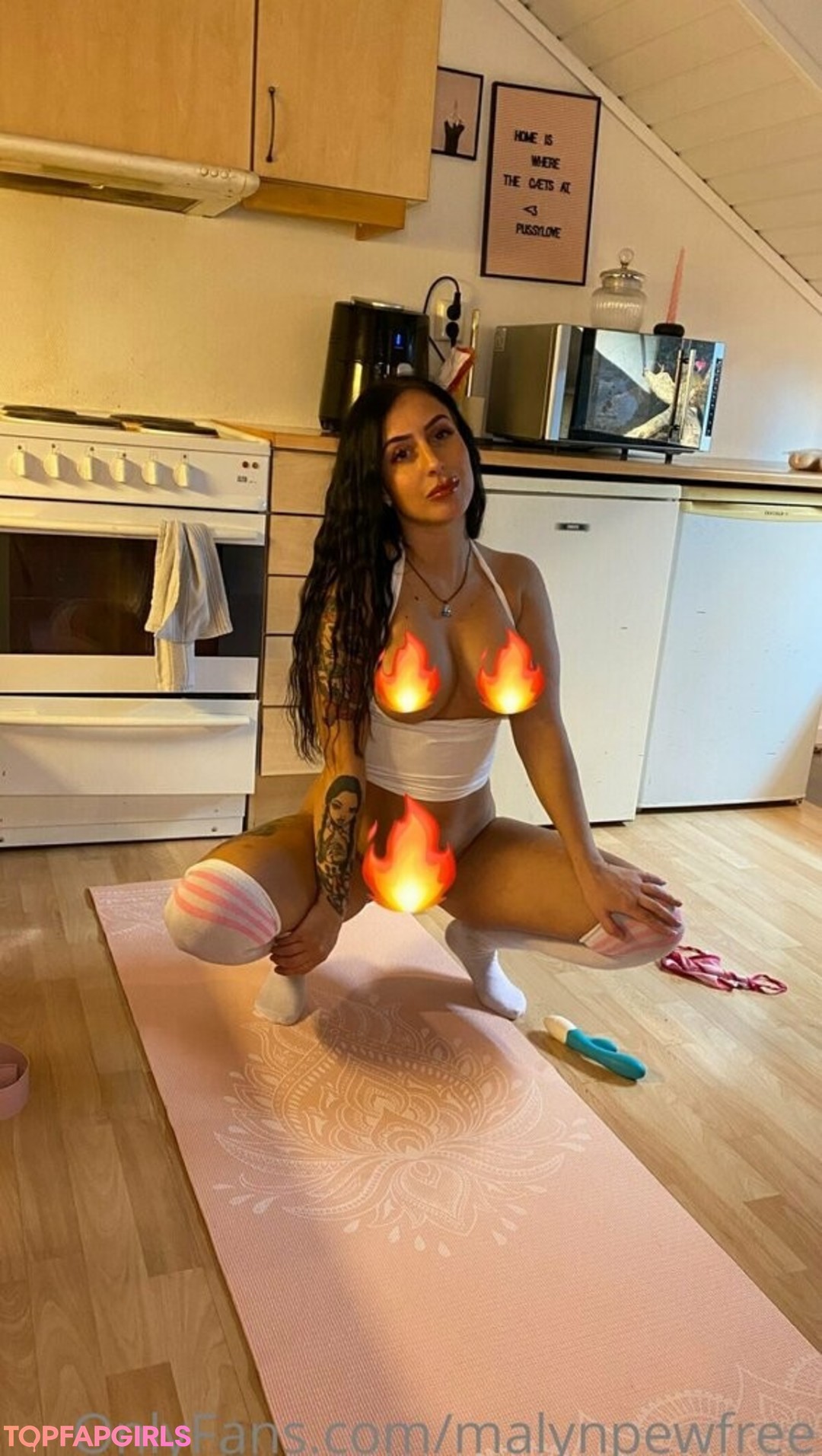 Foto desnuda filtrada de OnlyFans de Malynpewfree #27 Foto desnuda filtrada de OnlyFans de Malynpewfree #27