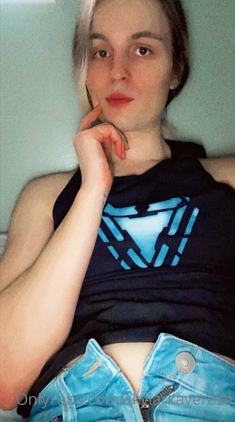 Skylarkayerose