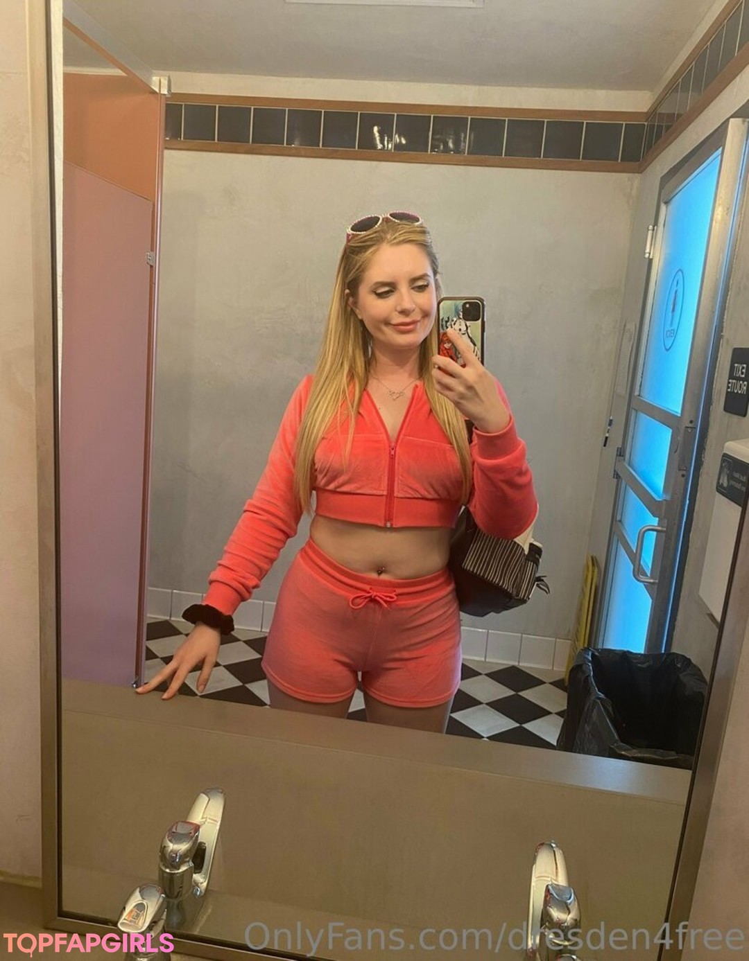 Foto desnuda filtrada de OnlyFans de Dresden4free #39 Foto desnuda filtrada de OnlyFans de Dresden4free #39