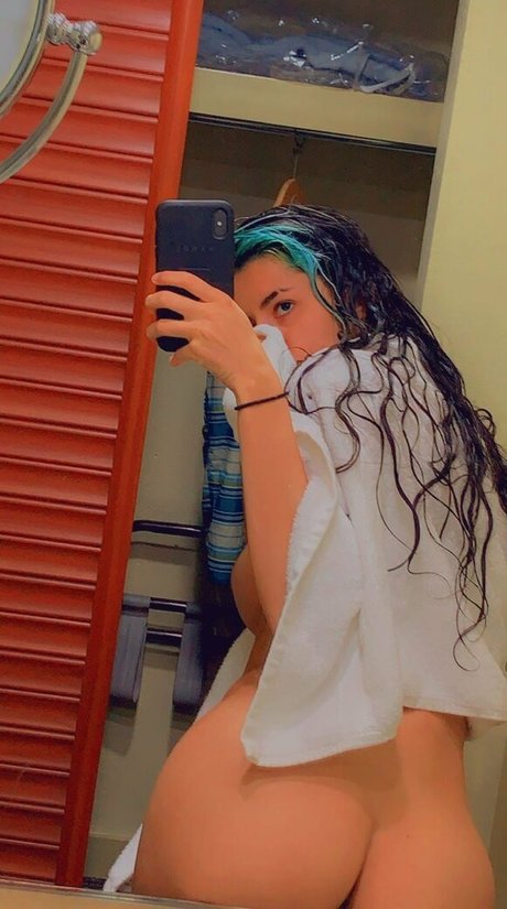 Foto desnuda filtrada de OnlyFans de Yazzifreaky
