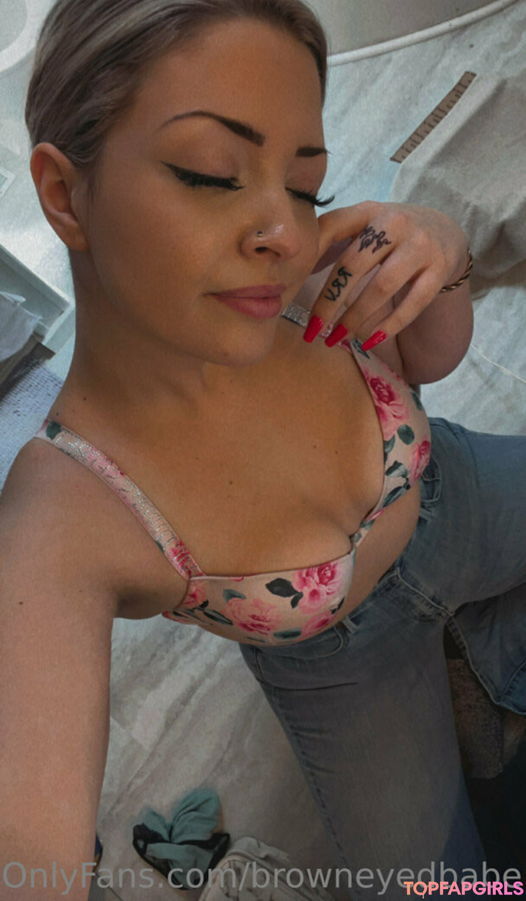 Foto desnuda filtrada de OnlyFans de Browneyedbabe14 #50 Foto desnuda filtrada de OnlyFans de Browneyedbabe14 #50