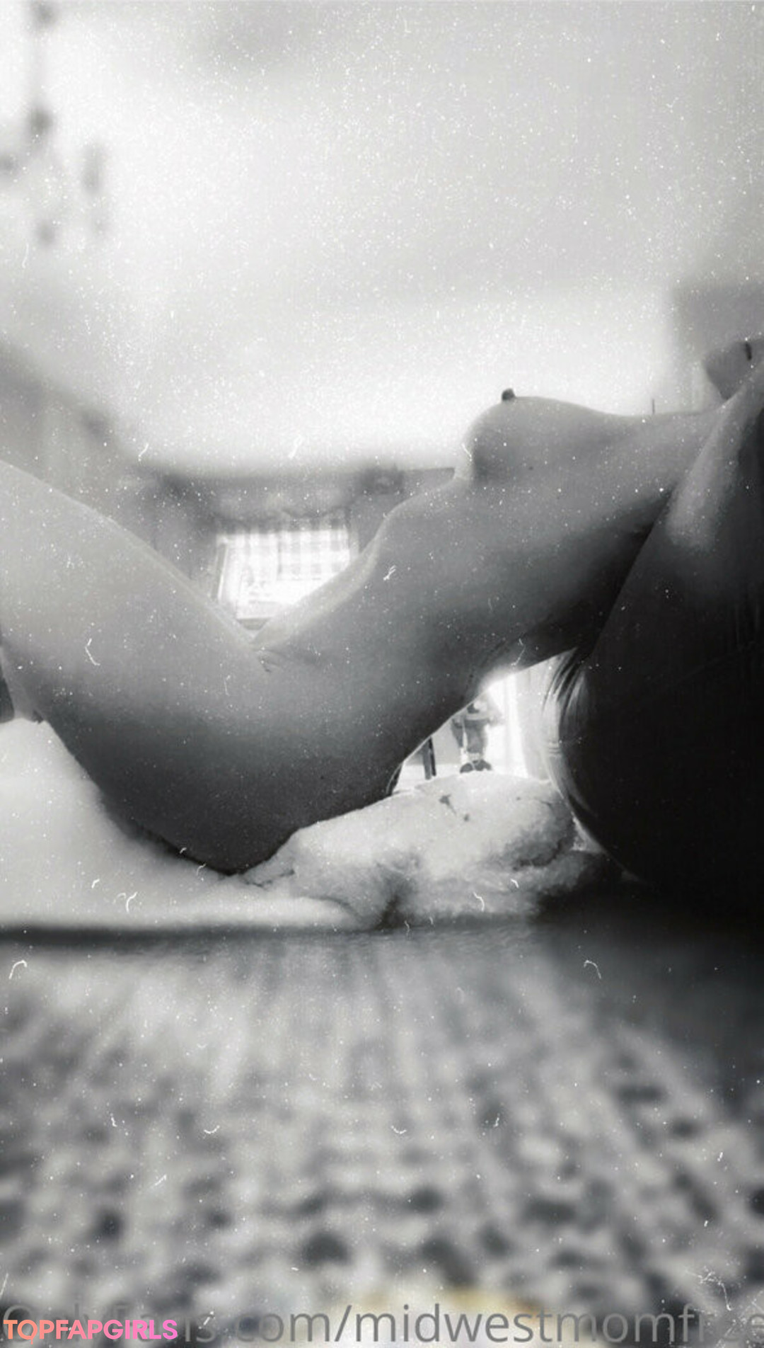 Foto desnuda filtrada de OnlyFans de Midwestmomfree #69 Foto desnuda filtrada de OnlyFans de Midwestmomfree #69