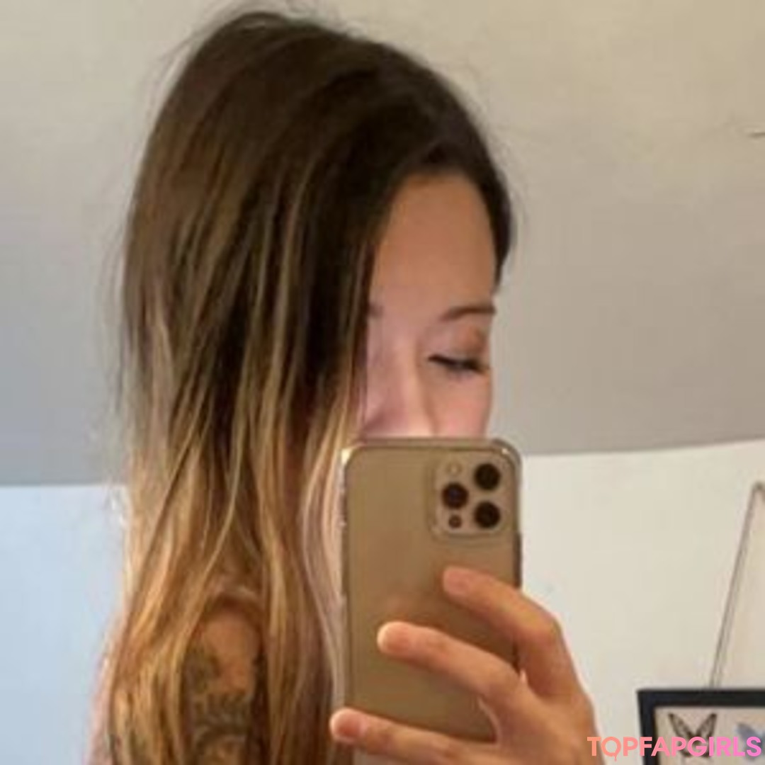 Foto desnuda filtrada de OnlyFans de Laceyisanerd #3 Foto desnuda filtrada de OnlyFans de Laceyisanerd #3