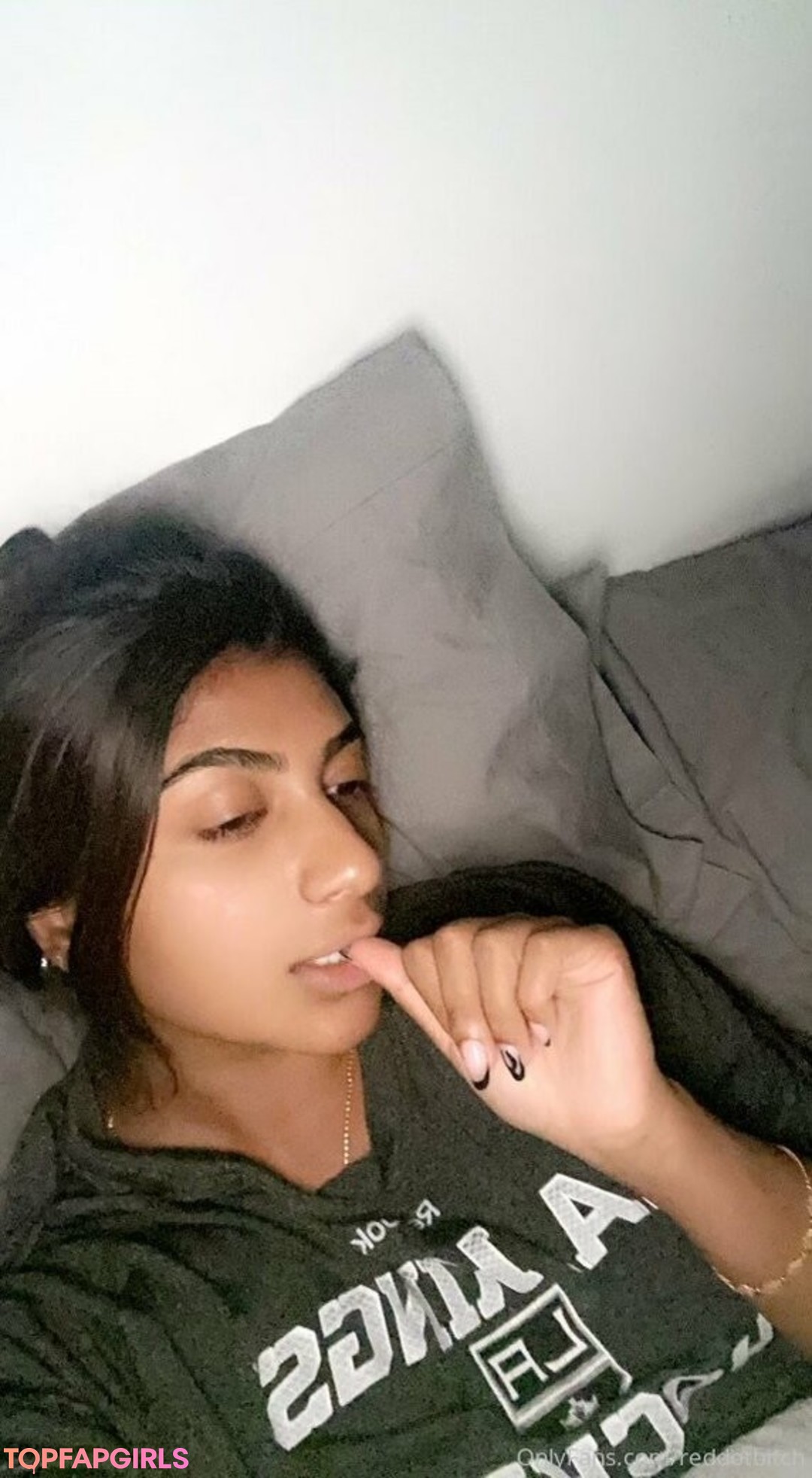 Foto desnuda filtrada de OnlyFans de Reddotbitch #35 Foto desnuda filtrada de OnlyFans de Reddotbitch #35