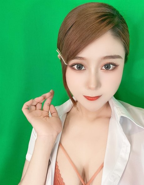 Foto desnuda filtrada de OnlyFans de Uying