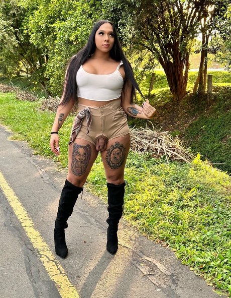 Girl_hotbicth