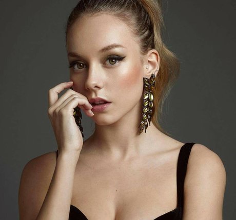 Ester Exposito