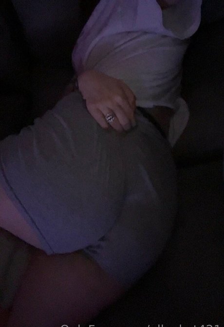Foto desnuda filtrada de OnlyFans de Lleykt421