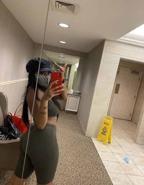 Foto desnuda filtrada de OnlyFans de Nevvycakes