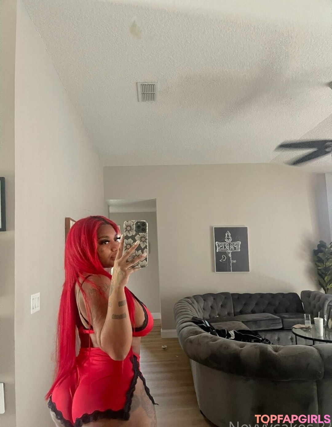 Foto desnuda filtrada de OnlyFans de Nevvycakes #141 Foto desnuda filtrada de OnlyFans de Nevvycakes #141