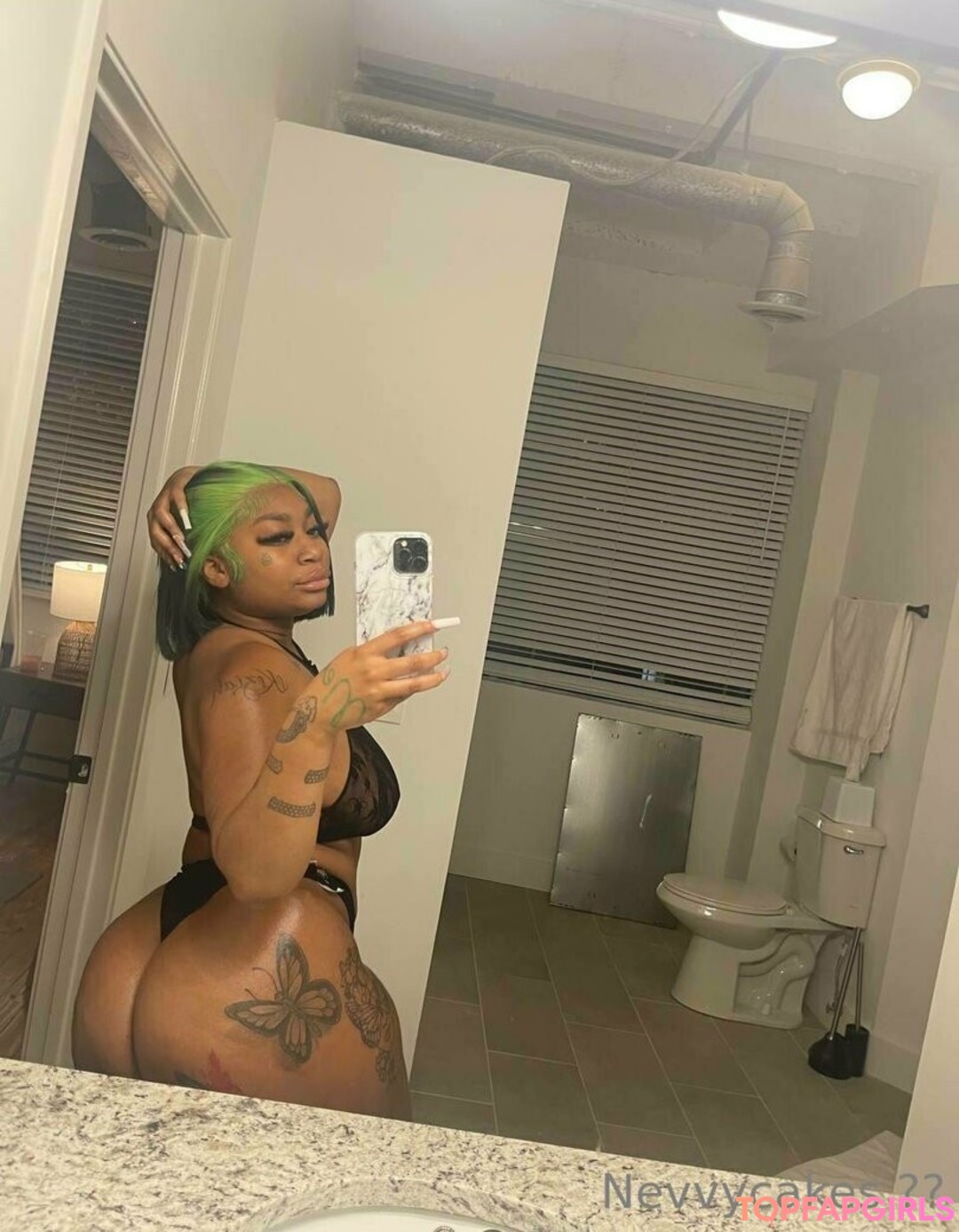 Foto desnuda filtrada de OnlyFans de Nevvycakes #223 Foto desnuda filtrada de OnlyFans de Nevvycakes #223