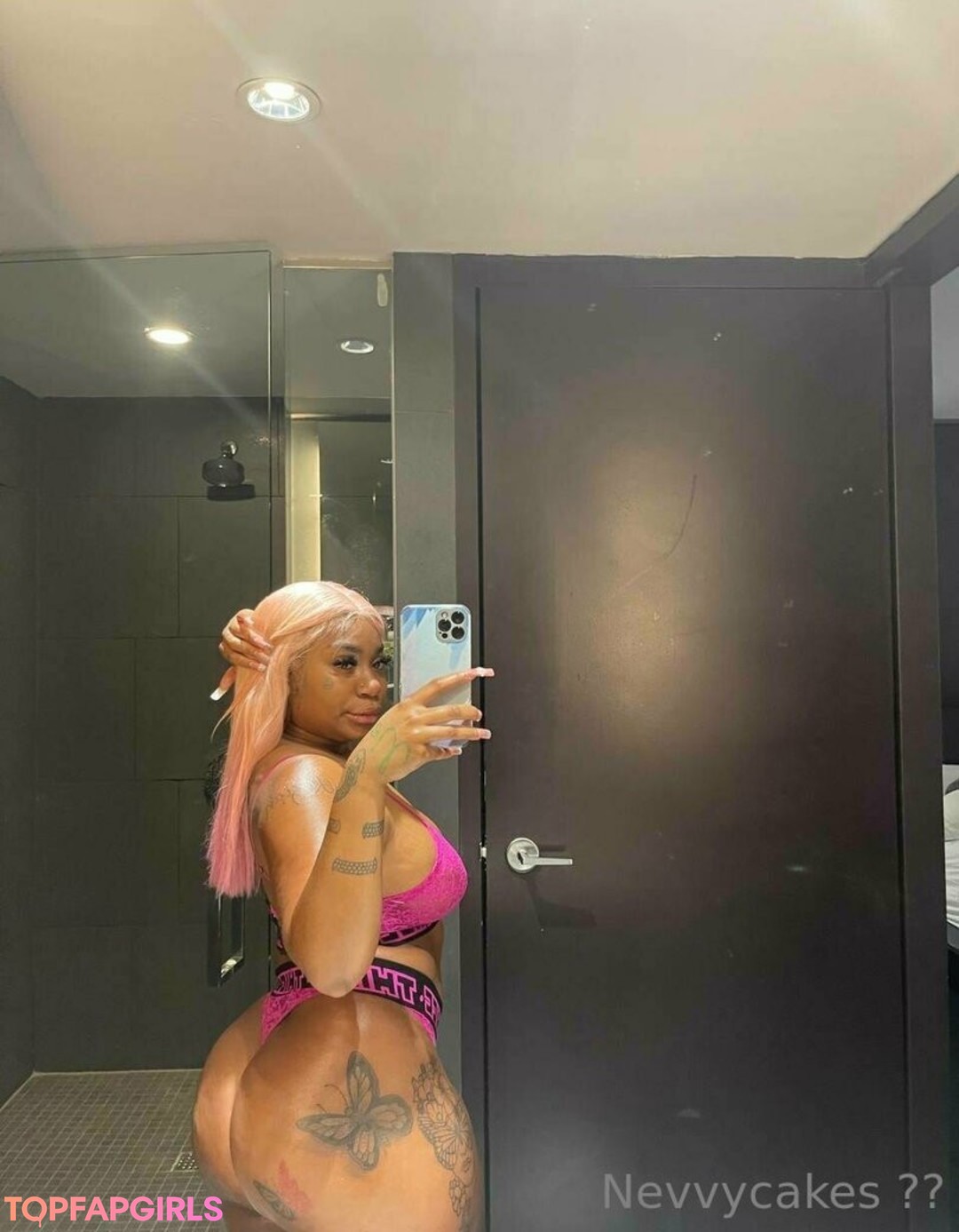 Foto desnuda filtrada de OnlyFans de Nevvycakes #242 Foto desnuda filtrada de OnlyFans de Nevvycakes #242