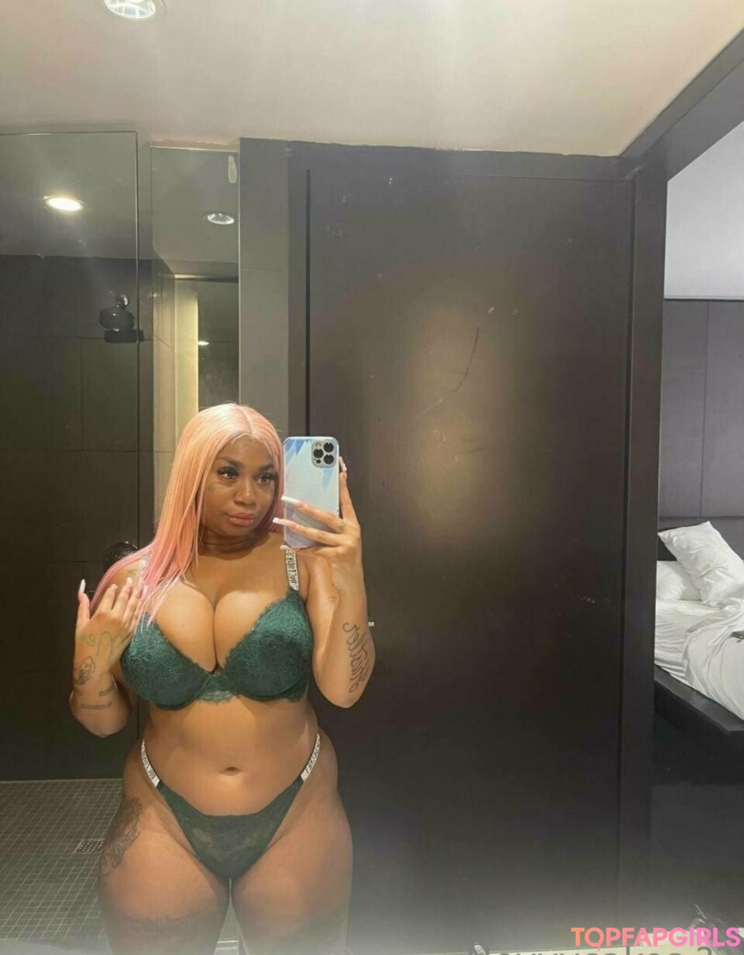 Foto desnuda filtrada de OnlyFans de Nevvycakes #246 Foto desnuda filtrada de OnlyFans de Nevvycakes #246