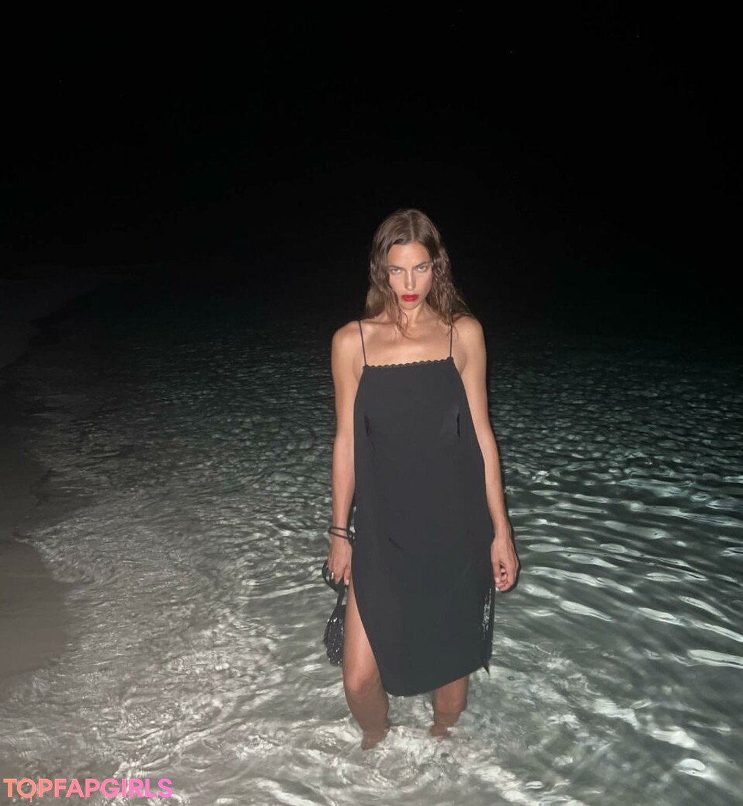 Foto desnuda filtrada de OnlyFans de Irina Shayk #491 Foto desnuda filtrada de OnlyFans de Irina Shayk #491