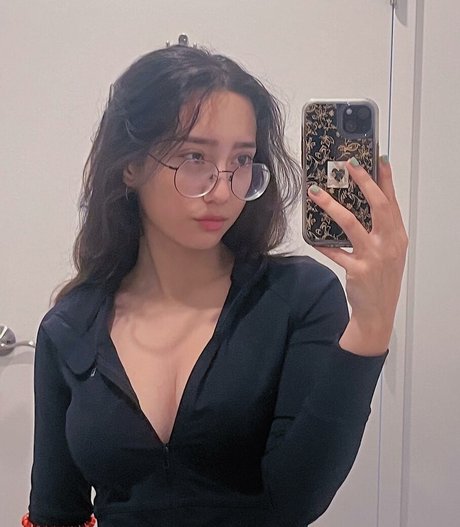 Sabrina Pezeshkian